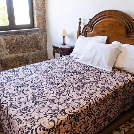 Casa de Férias Comfortable House In Fornos With Shared Pool